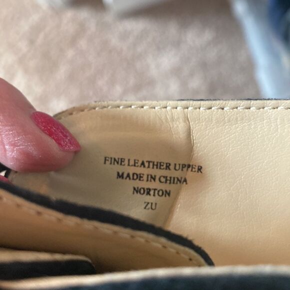 GUC Adrienne Vittadini Leather Booties(size 8.5) - Picture 9 of 9